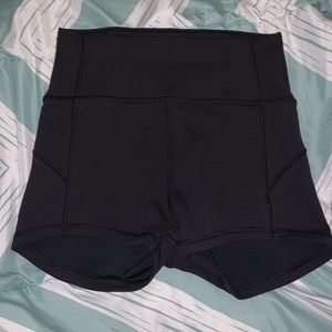 Lululemon In Movement Everlux 2.5” Shorts